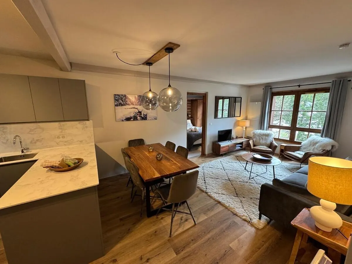 Beautifully Renovated 2 Bed Apartment - Sleeps 4 Bourg-Saint-Maurice Francie